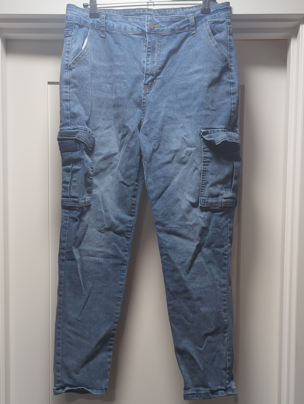 Women's Skinny Cargo Jeans in Light Blue